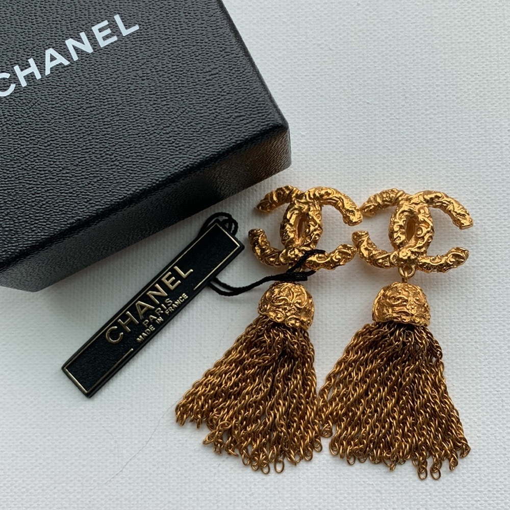 CHANEL Vintage ⭐️ RARE Real Gold Florentine Tassel Fringe Filigree Clip Earrings